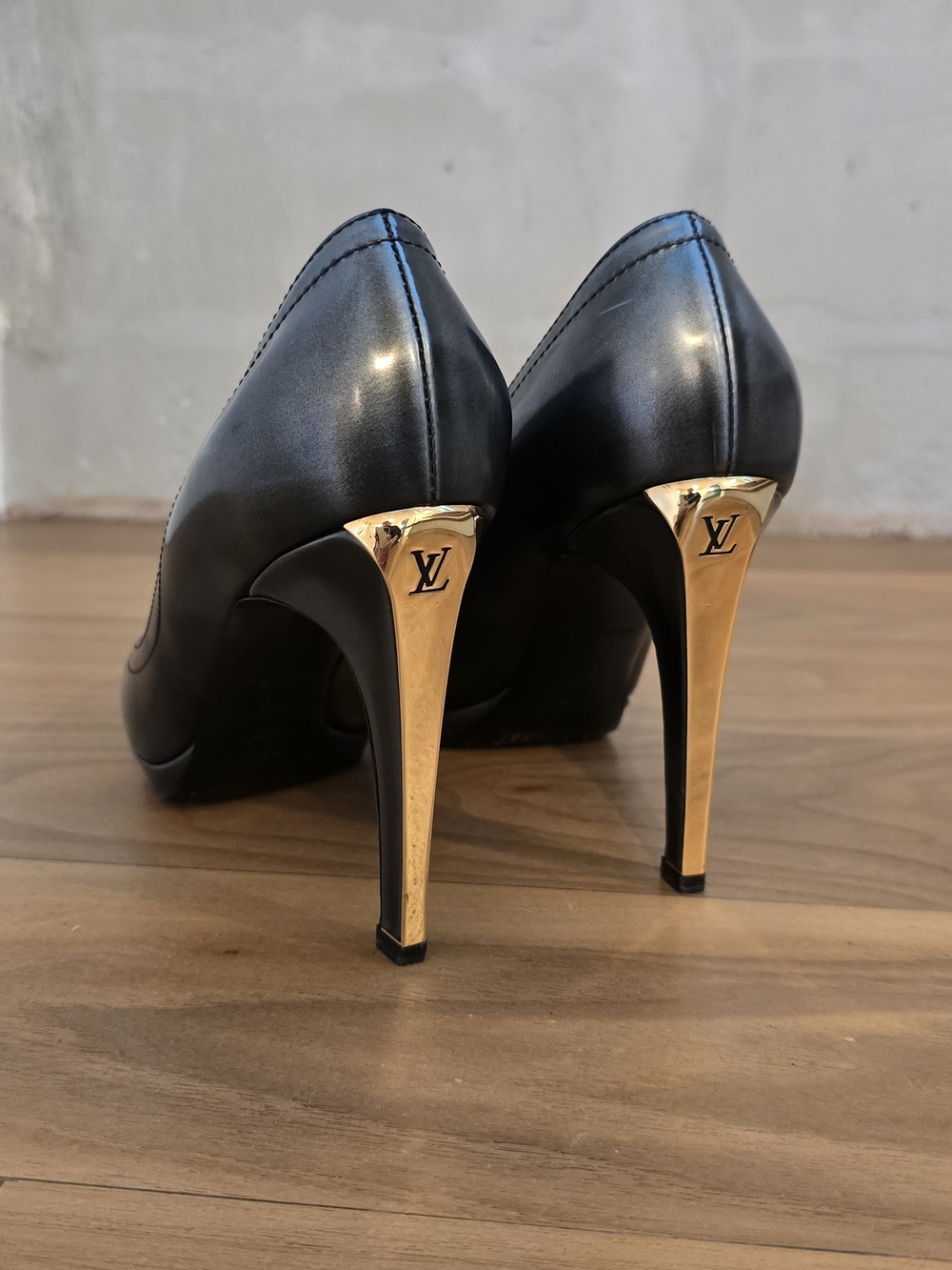 Louis Vuitton Gunmetal Leather Pumps with Gold Logo Heels